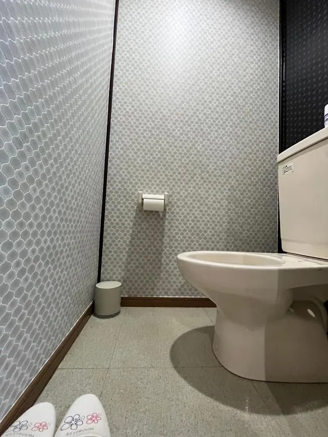 Lucky Hotel Tōkyō 0*,